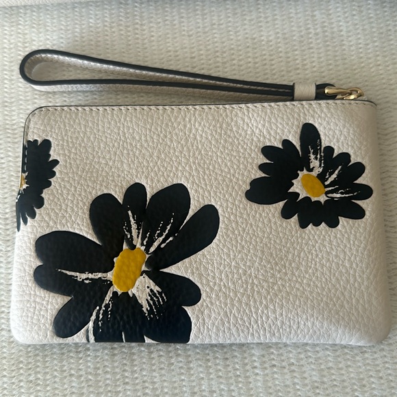 NWT Coach Mollie Tote Bag and Corner Zip Wristlet With Floral Print - Picture 8 of 11